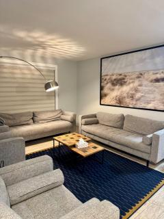 Urban Cabin Retreat 3BD Terrace&Covered Parking - 7