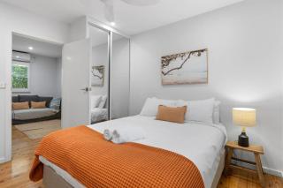 Beach & Brew-Modern 1-Bedroom in Trendy Merewether - 8