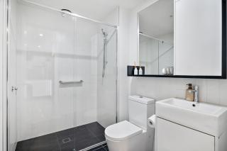 Renovated 2-Bed Apartment with Balcony - 3