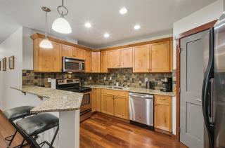 Beautiful Peak Vista - 2BR w Stunning Mt Views - 4