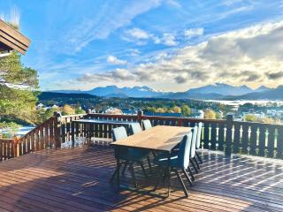 Hilltop Panorama view retreat - 0