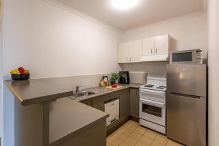 MainStay Suites Williamstown - 7