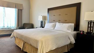 Holiday Inn Express Vancouver North by IHG - 4