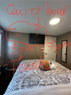 Cozy Small Room - Queen bed - Free Parking in Charlottetown - 9