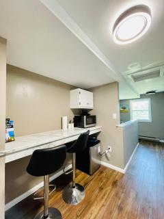 Cozy Small Room - Queen bed - Free Parking in Charlottetown - 1