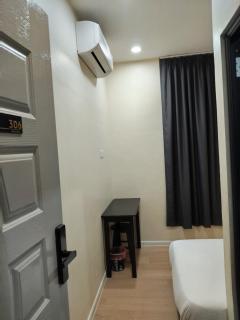 T&S Management House - 5