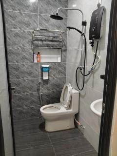 T&S Management House - 3