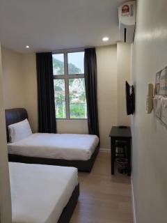 T&S Management House - 9