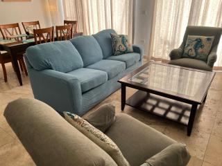 Ocean Bliss: Balcony & Pools & Peloton Bike! - 4