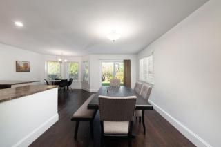 The Langley Courtyard Home 2BR, 2BA for 6 Guests - 8