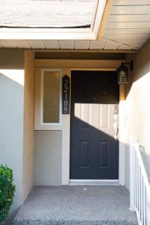 The Langley Courtyard Home 2BR, 2BA for 6 Guests - 4