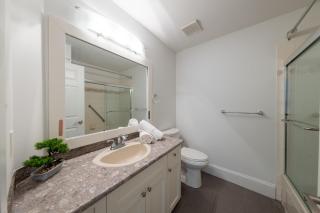 The Langley Courtyard Home 2BR, 2BA for 6 Guests - 3