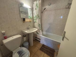 Appartement charmant aux Angles avec terrasse vue lac - FR-1-593-140 - 6