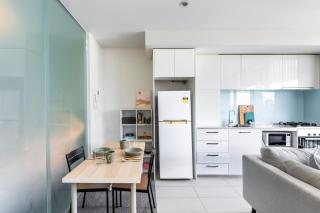 Carlton Skyline Spot with Chill Vibes - 6