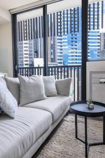 Carlton Skyline Spot with Chill Vibes - 5