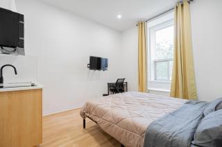 Weekly Stay For 2 Guest with Free Parking - Montreal - 1