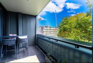 Airy Waterloo Apartment with Pool & Gym Access - 4