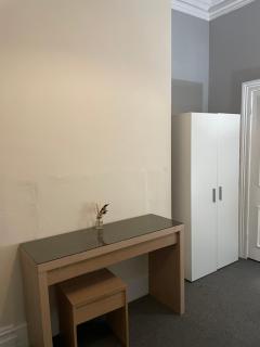 Modern & Cosy 2-Bedroom Flat in Sunderland - 3