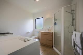 Cozy & Convenient 2-Bedroom Guesthouse in North Auckland - 1