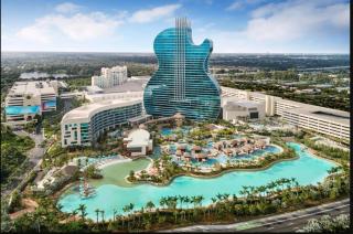 Seabreeze Escape, Oasis, Entire House, 3br,2bath Big Private Yard, HEATED Saltwater POOL, Near Shops, Restaurants, Bars, Casinos, Sleeps 8 - 5