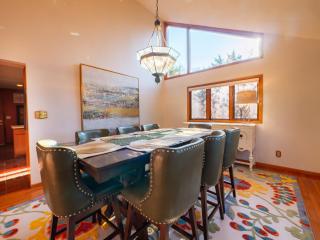 Country Stay 6 Min to Town with Deck & Jetted Tub - 8