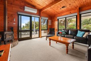 At The Beach - 54 Elizabeth Crescent - 6