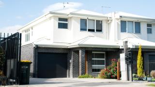 Modern 4BR Near Shops, Airport & Walking Trail - 9