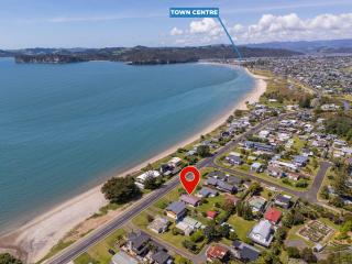 Ocean Whispers - Whitianga Holiday Home - 0