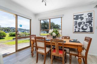 Ocean Whispers - Whitianga Holiday Home - 4