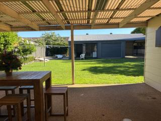 A Cozy 3BR Retreat! CBD, Garden, Pets & Parking - 9