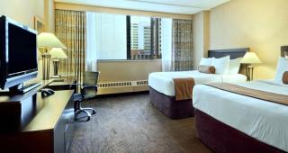 Ramada Plaza by Wyndham Calgary Downtown - 1