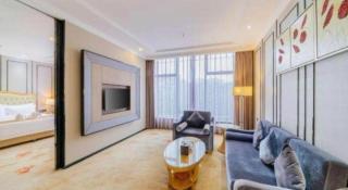 Golden Phoenix International Hotel - 6