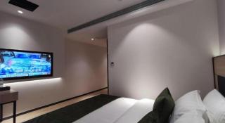 Green Tree Inn Express Shanghai Bund Yuyuan Xiaonanmen Metro Station - 4