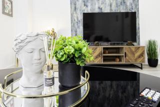 Stunning 3 Bedroom Home in Balsall Heath with Patio and Central Heating - Birmingham - 7