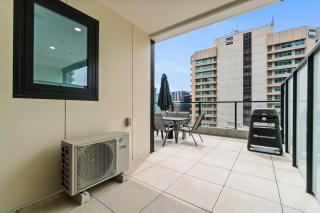Luxe 2BR Apt | Huge Balcony+BBQ | Adelaide CBD - 1