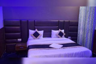 Hotel O V K Guest House - 1