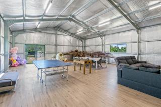 Mandalay Park Farmstay Dooralong Private Farm Holiday Home with Pool Animals - 1
