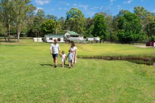 Mandalay Park Farmstay Dooralong Private Farm Holiday Home with Pool Animals - 8