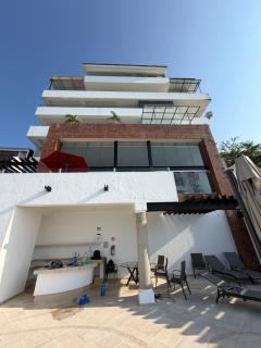 Amazing massive ph at olas altas by los muertos beachfront - 5