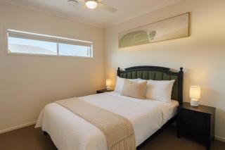 Logan Central - Spacious and Luxury 5BR Estate - 3