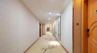 Vienna Hotel Xi'an Xijing Hospital Tonghuamen Metro Station - 4