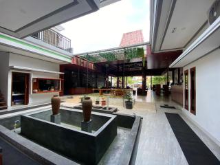 Omah Joglo Bugis Guest House Syariah Cafe & Resto - 5