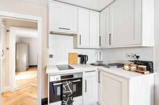 Newly Renovated 1BR Steps from Hove Beach - 5