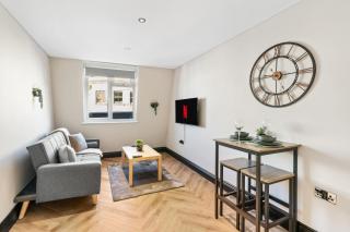 Newly Renovated 1BR Steps from Hove Beach - 1