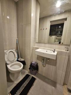 Studio Apartemen diatas Pakuwon City Mall Surabaya - 9