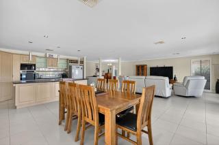 41 Britannia Pde Hindmarsh Island - Linen Included - 3