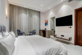 Nirvana Hotel & Banquet - 4