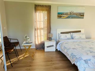 Modern Rustic Backyard Studio Private & Cosy Retreat - 2