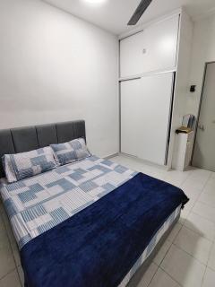 Sadiyra Homestay next to Alamanda Mall, Netflix & Wifi - 5
