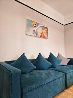 8 Luxury Suites by MEGA Mall - 5